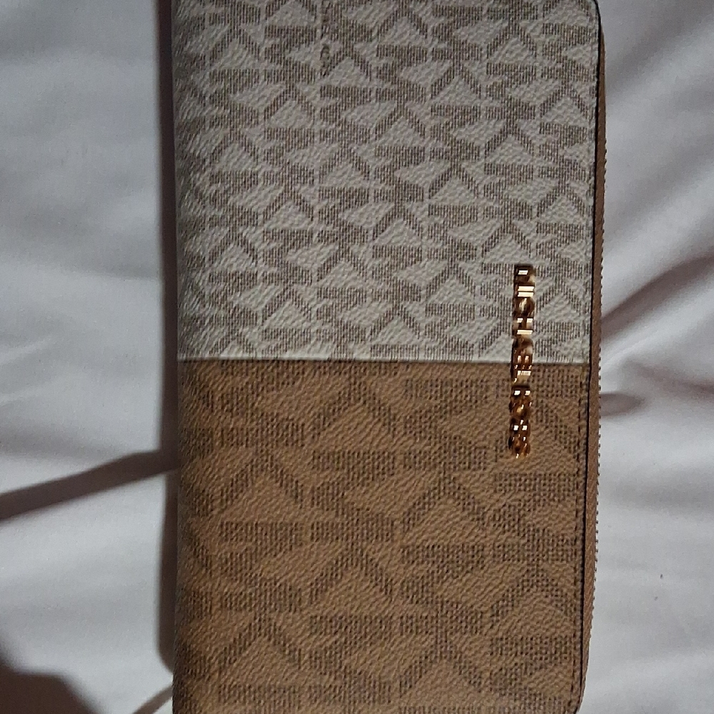 Michael Kors Two-Tone Wallet in Cream and Brown